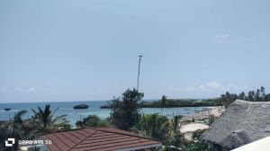 A Due Passi dal Paradiso |  -  - 