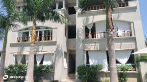 A Due Passi dal Paradiso |  -  - 