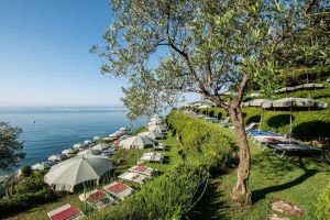 Una Gemma Turchese in Baia Blu |  -  - 