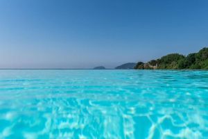 Una Gemma Turchese in Baia Blu |  -  - 