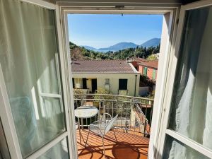 Una Gemma Turchese in Baia Blu |  -  - 
