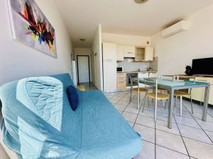 Una Gemma Turchese in Baia Blu |  -  - 