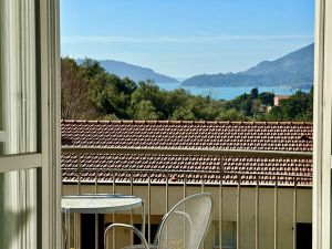 Una Gemma Turchese in Baia Blu |  -  - 