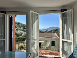 Una Gemma Turchese in Baia Blu |  -  - 