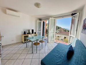 Una Gemma Turchese in Baia Blu |  -  - 