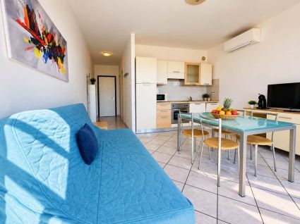 Una Gemma Turchese in Baia Blu |  -  - 