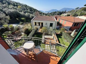 Una Gemma Turchese in Baia Blu |  -  - 