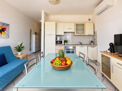 Una Gemma Turchese in Baia Blu |  -  - 