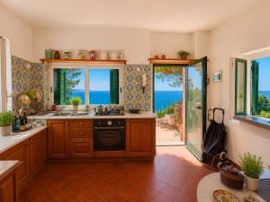 La Casa sulla Scogliera |  -  - 