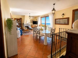 Casa Reale Giglio |  -  - 