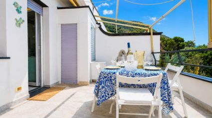 Una Terrazza sul Blu di Moneglia  |  -  - 