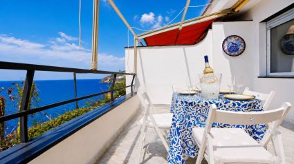 Una Terrazza sul Blu di Moneglia  |  -  - 